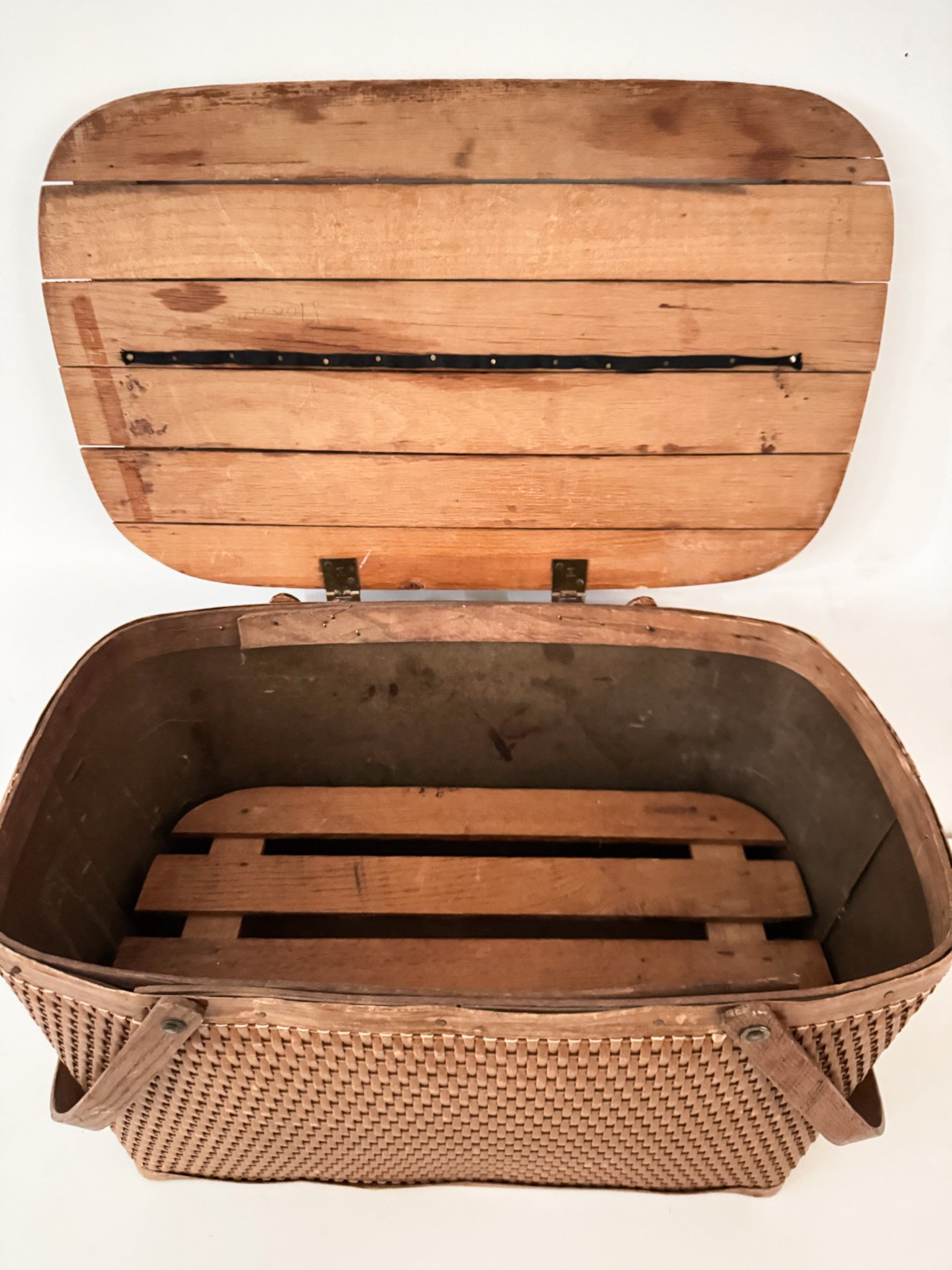 Vintage Redmon Woven Wicker Picnic Basket with Wooden Lid and Metal Handles