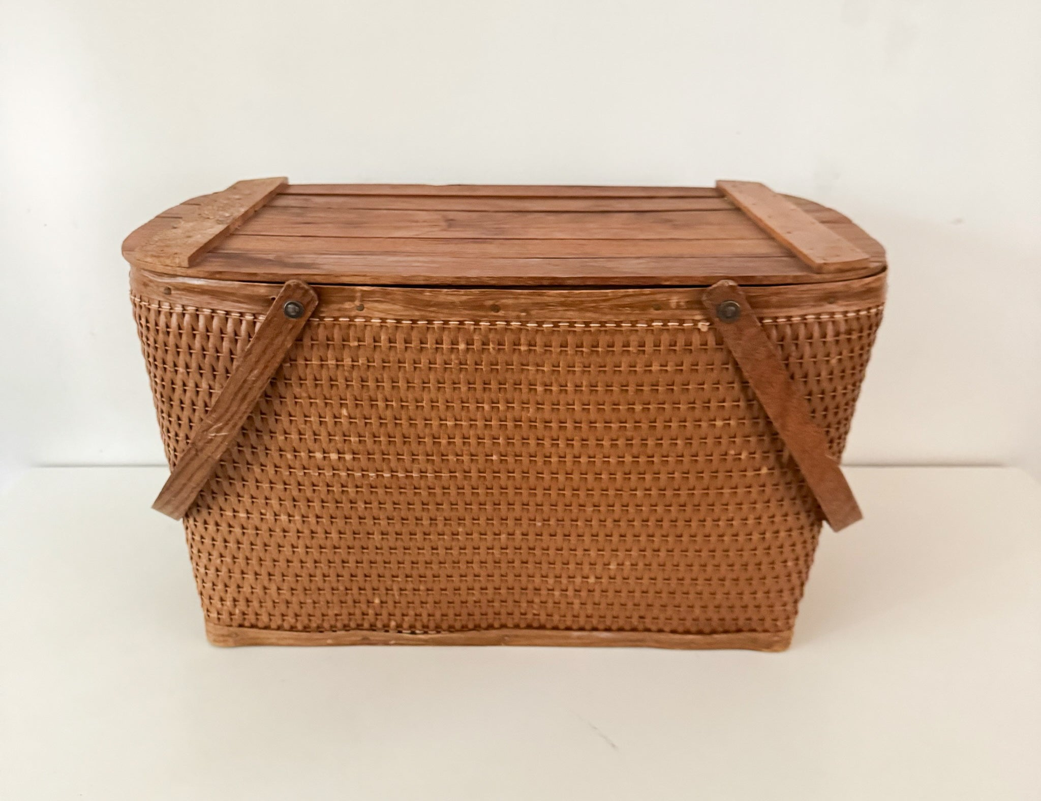 Vintage Redmon Woven Wicker Picnic Basket with Wooden Lid and Metal Handles