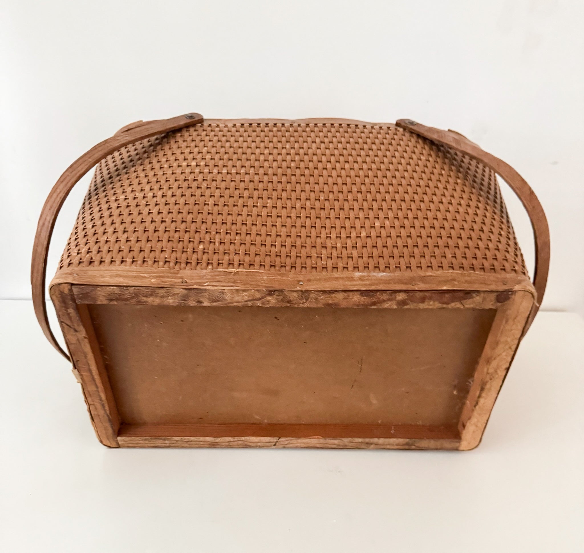 Vintage Redmon Woven Wicker Picnic Basket with Wooden Lid and Metal Handles