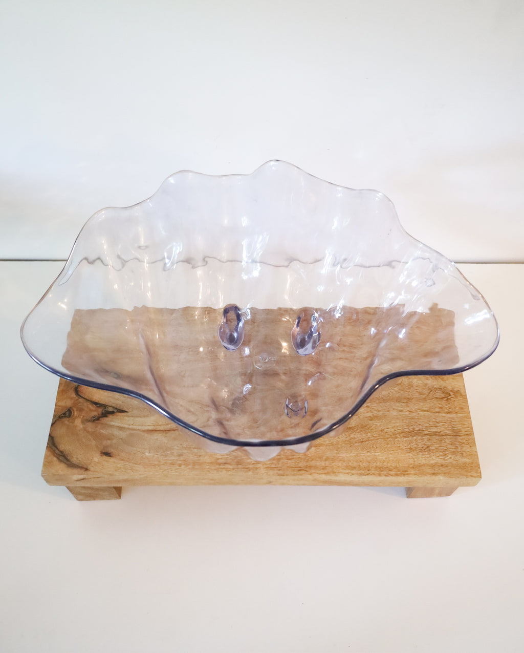 Carlisle Lucite Clam Shell Serving Bowl